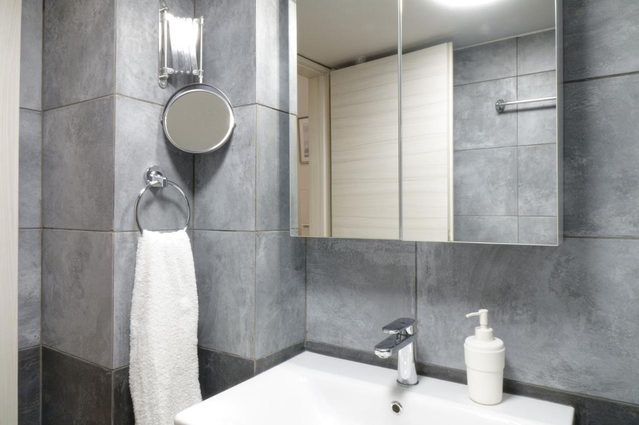 Apartment Cozy In Neos Kosmos By Zain Athens